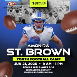 Werbegrafik für das „Amon-Ra St. Brown Youth Football Camp“ in der Sportschule Oberhaching. Im Mittelpunkt ist NFL-Star Amon-Ra St. Brown im Trikot der Detroit Lions mit Football zu sehen. Im Hintergrund sitzen zahlreiche Kinder und Jugendliche bei einem Football-Camp. Die Grafik informiert über das Event am 21. Juni 2026 von 9:00 bis 13:00 Uhr in der Sportschule Oberhaching für Mädchen und Jungen im Alter von 6 bis 16 Jahren. Veranstalter ist FlexWork Sports.